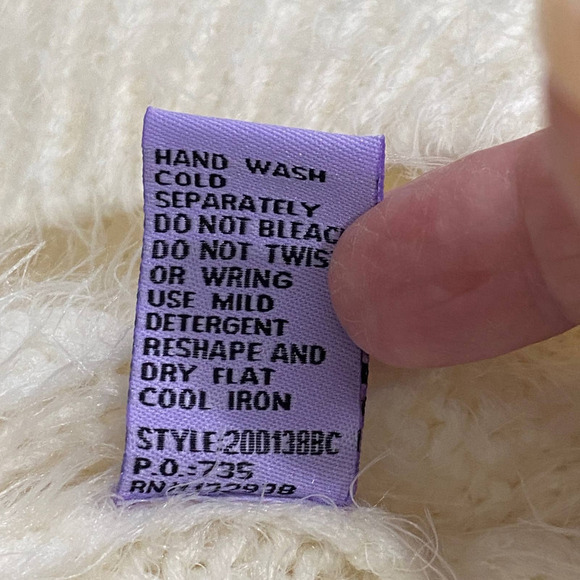 Michelle Nicole Ivory Cowl Neck Wool Blend Soft Eyelash Cable Knit Sweater Sz L - Picture 8 of 8